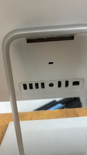 Desktop Computer HP Pavilion 24 8GB AMD Ryzen 5 HDD 1T