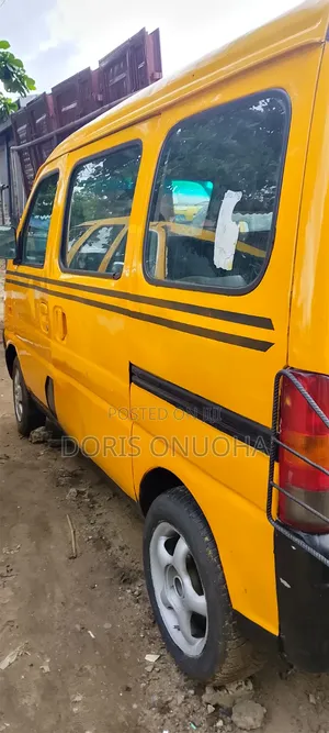 Suzuki Every 2024 Yellow