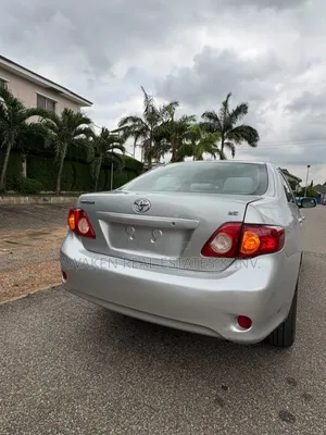 Toyota Corolla 2010 Silver