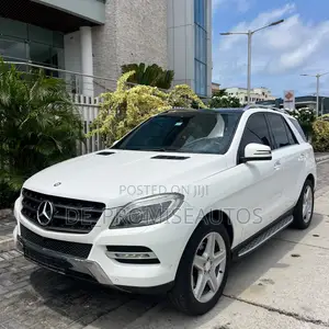 Mercedes-Benz M Class ML350 4MATIC 4dr SUV AWD (3.5L 6cyl 7A) 2014