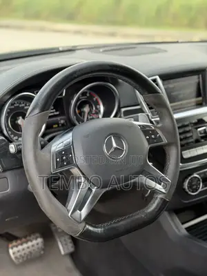 Mercedes-Benz M Class ML63 AMG 4dr SUV AWD (5.5L 8cyl Turbo 7A) 2014