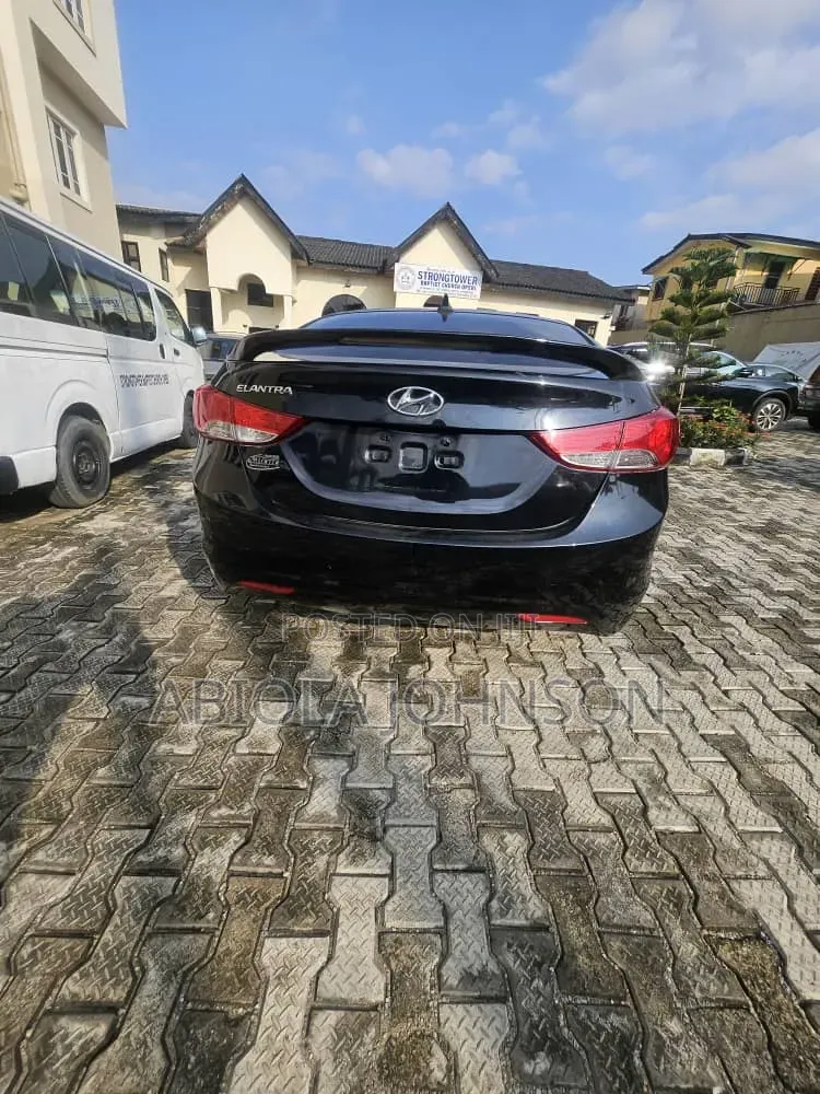 Hyundai Elantra 2013 Black