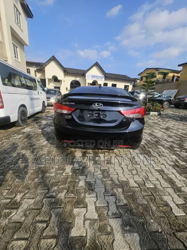 Hyundai Elantra 2013 Black