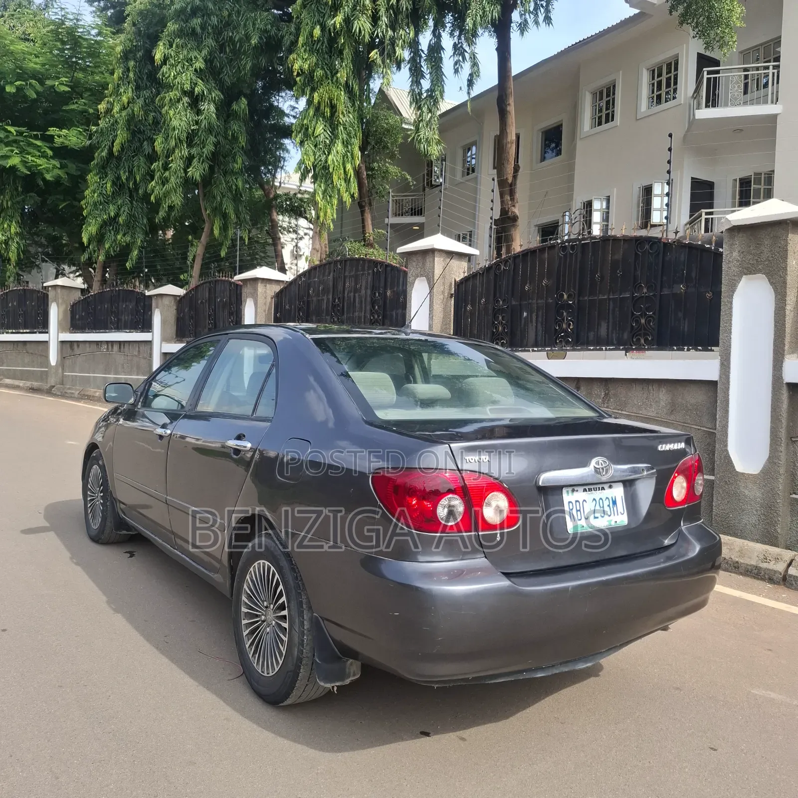 Toyota Corolla 2005 Gray