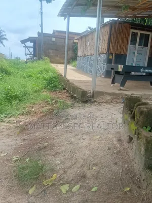 3bdrm Bungalow in Lasutech Odogunyan, Ikorodu Garage for sale