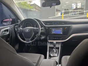 Toyota Corolla 2017 Red