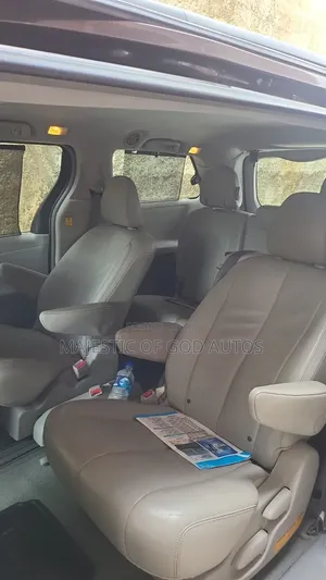 Toyota Sienna 2012 Gray