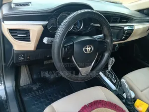 Toyota Corolla 2015 Black