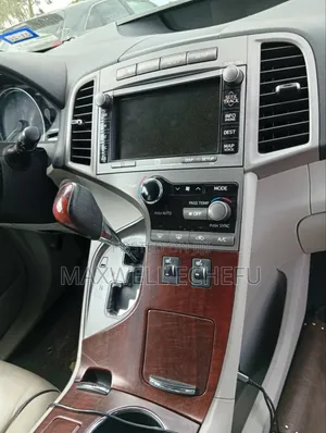 Toyota Venza 2010 Silver