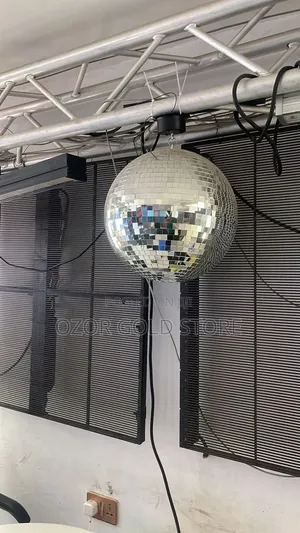 Mirror Reflector Display