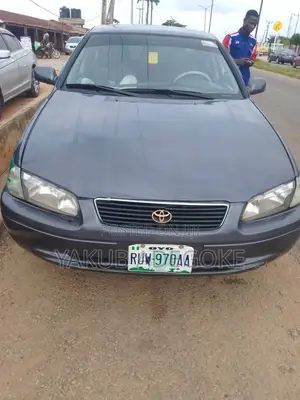 Toyota Camry 2000 Gray