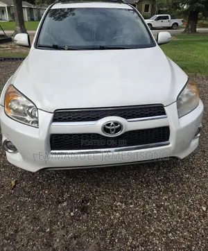 Toyota RAV4 2011 White