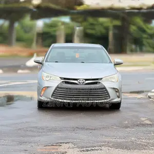 Toyota Camry 2016 Silver