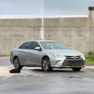 Toyota Camry 2016 Silver