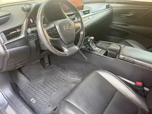 Lexus ES 2019 Gray