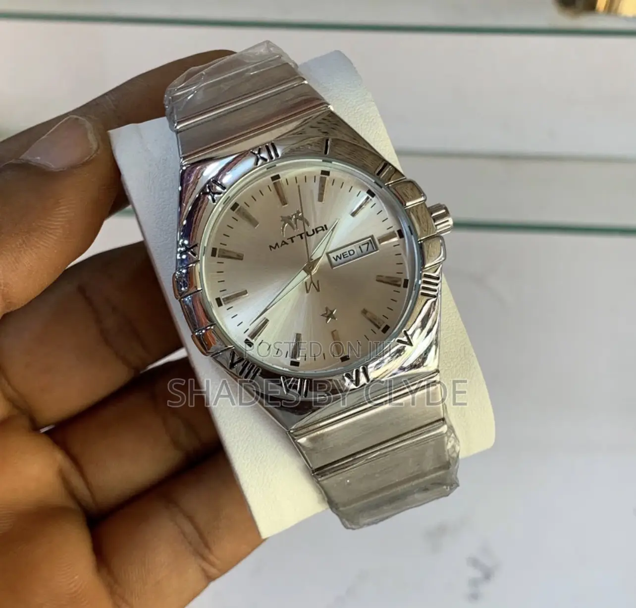 Elegant MATTURI Men's Watch - Multi Dial With Day/Date Function