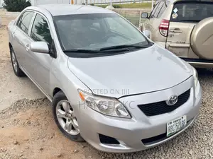 Toyota Corolla LE 4dr Sedan (1.8L 4cyl 4A) 2010 Silver