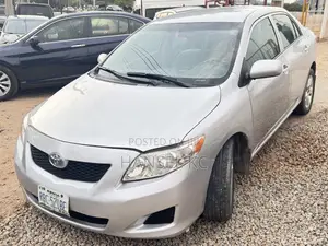 Toyota Corolla LE 4dr Sedan (1.8L 4cyl 4A) 2010 Silver