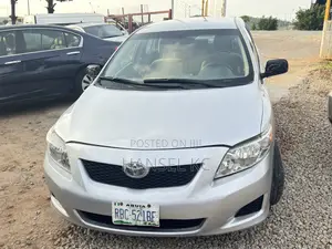 Toyota Corolla LE 4dr Sedan (1.8L 4cyl 4A) 2010 Silver