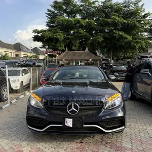 Mercedes-Benz C300 2016 Blue