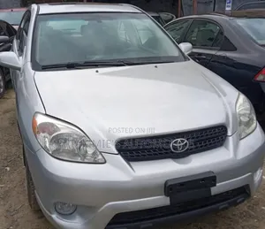 Toyota Matrix XR Hatchback FWD (1.8L 4cyl 4A) 2007 Silver