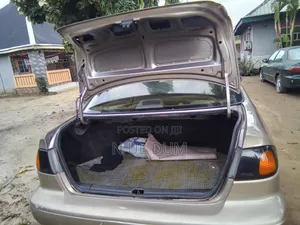 Toyota Corolla 2002 Gold
