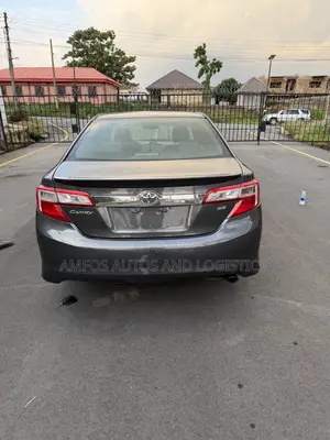 Toyota Camry SE 4dr Sedan (2.5L 4cyl 6A) 2013 Gray