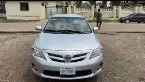 Toyota Corolla LE 4dr Sedan (1.8L 4cyl 4A) 2010 Silver