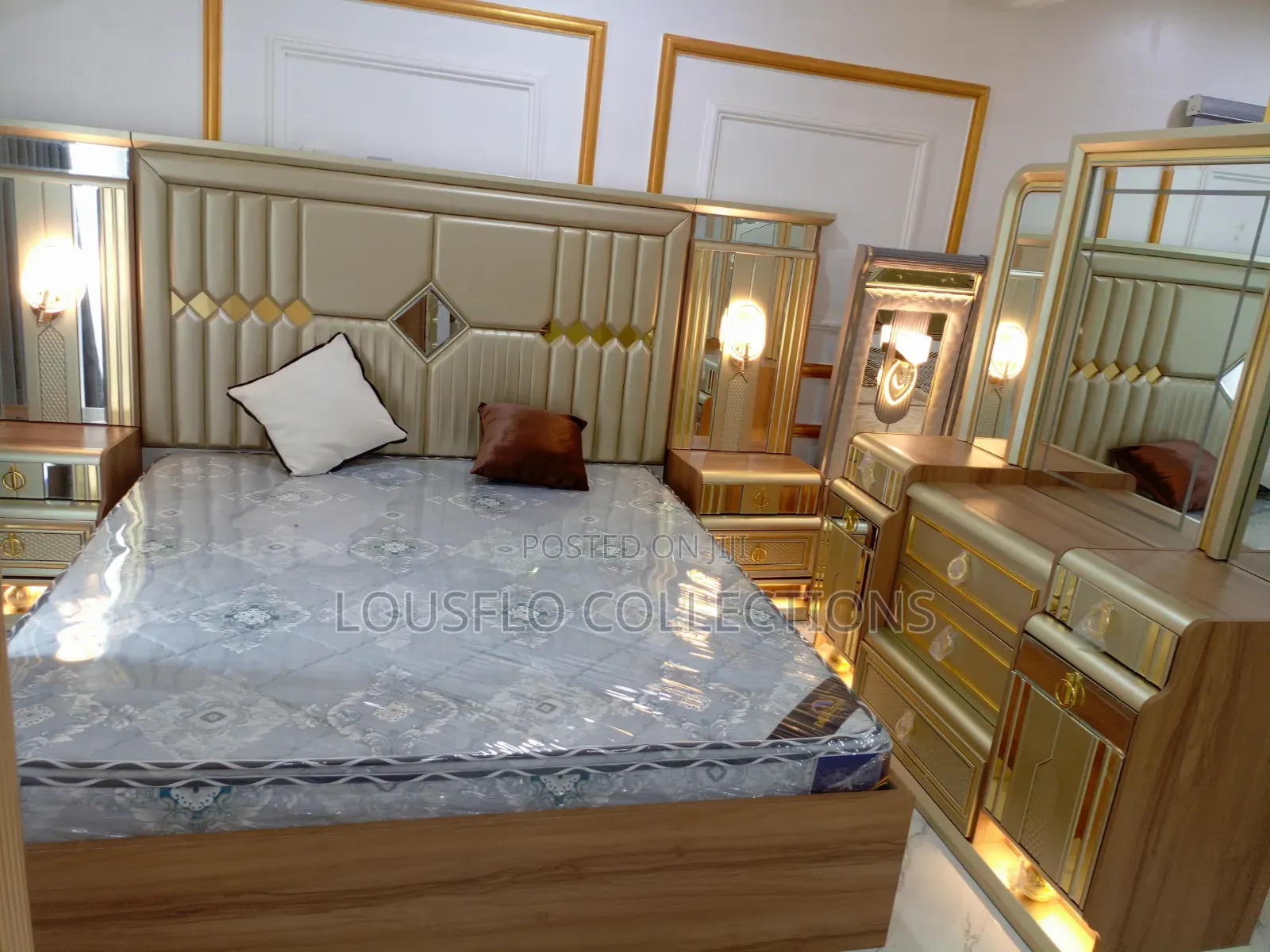 High Quality Foreign 6by7ft Bed With Dressing Mirror Set