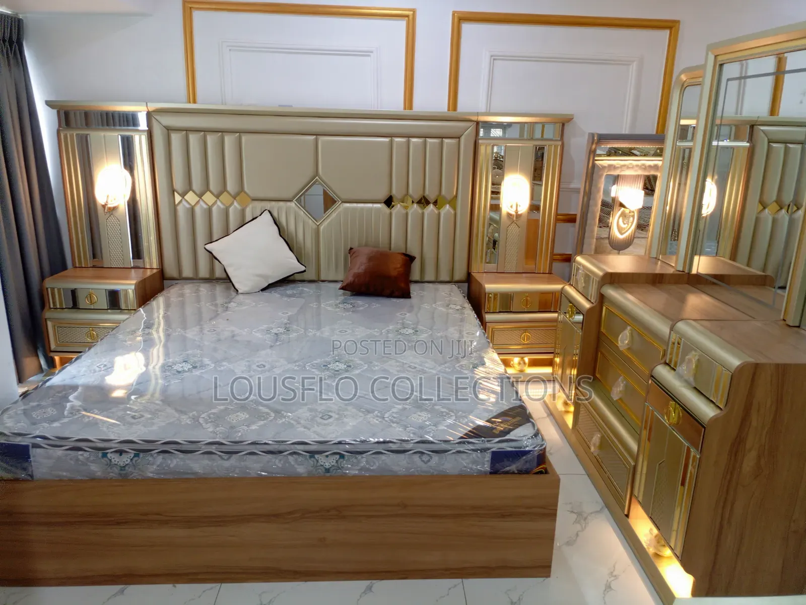 High Quality Foreign 6by7ft Bed With Dressing Mirror Set
