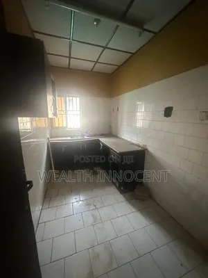 3bdrm Block of Flats in Area 11 for rent