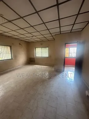 3bdrm Block of Flats in Area 11 for rent