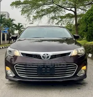 Toyota Avalon XLE Sedar FWD (3.5L 6cyl 6A) 2013 Burgundy
