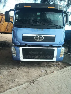 Chinese Used Faw Chipping Truck 380hp 2018 Blue