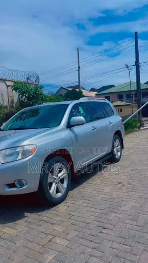 Toyota Highlander 2010 Silver