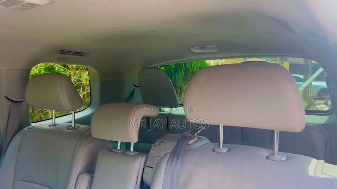 Toyota Highlander 2010 Silver