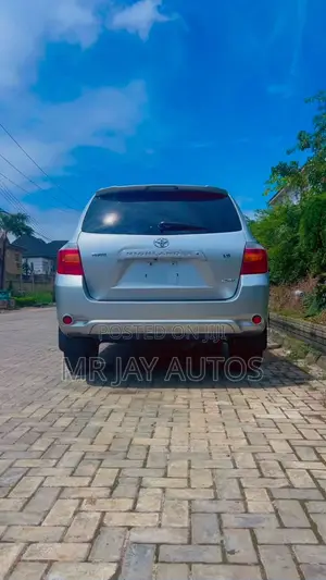 Toyota Highlander 2010 Silver
