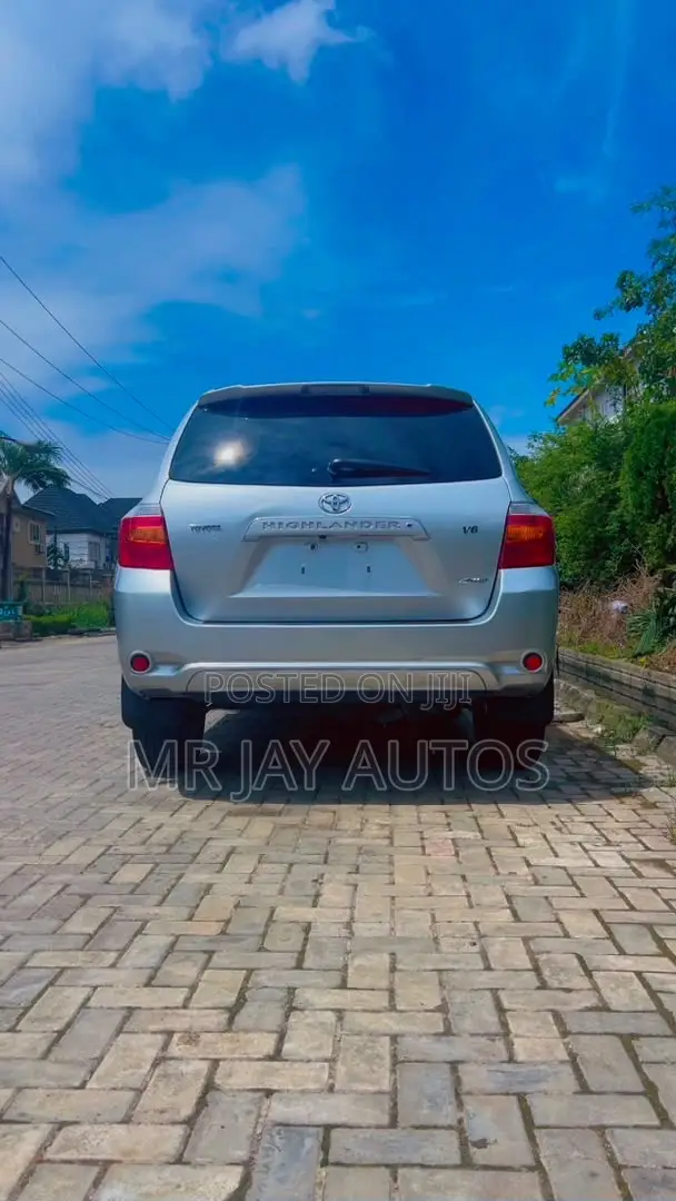 Toyota Highlander 2010 Silver