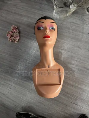 Long Neck Mannequin