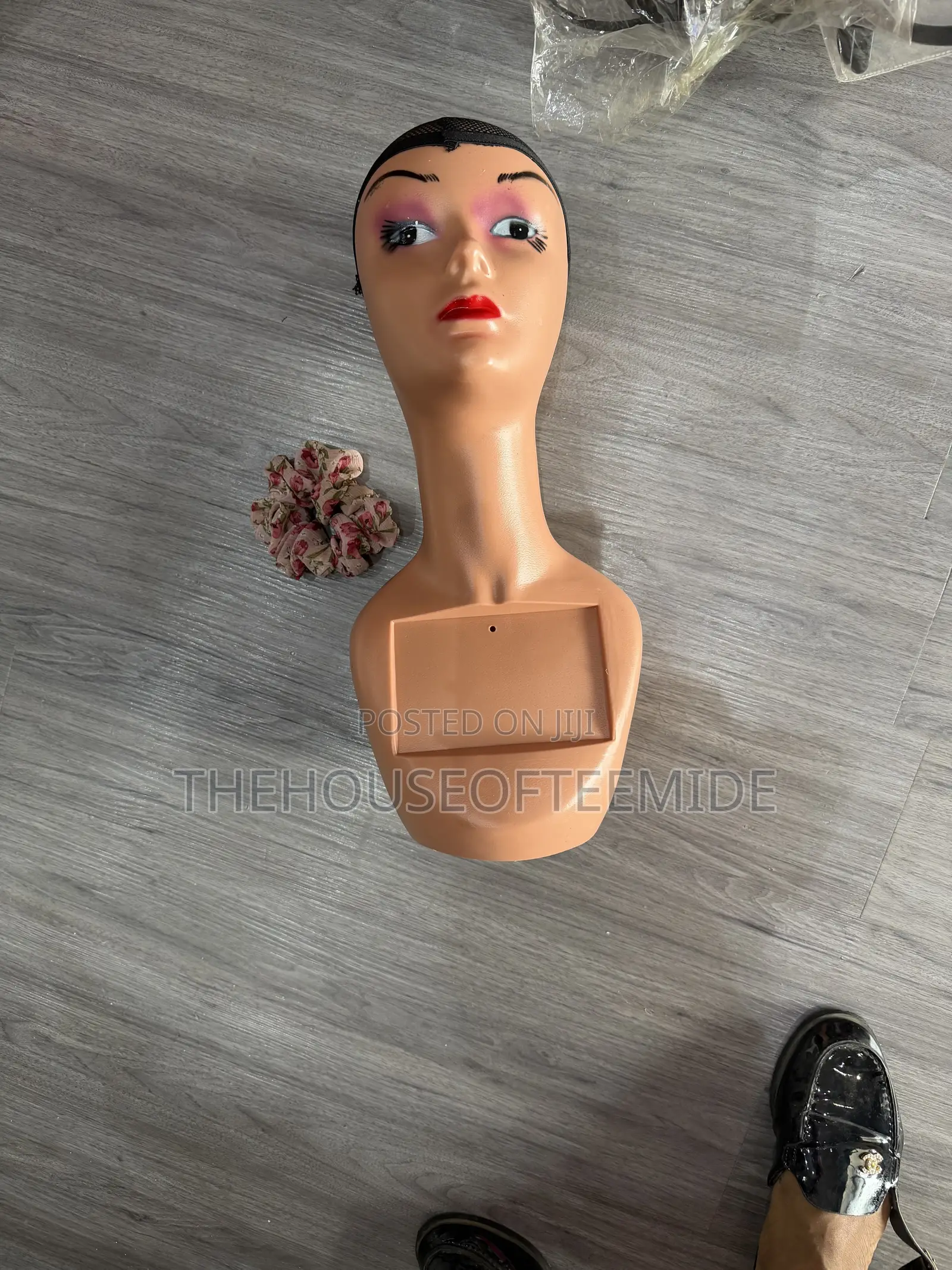 Long Neck Mannequin