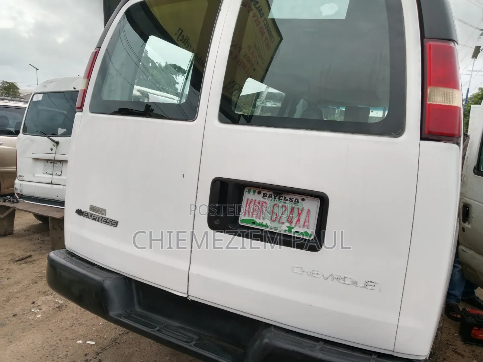 Chevrolet Shcool Bus 2011 White