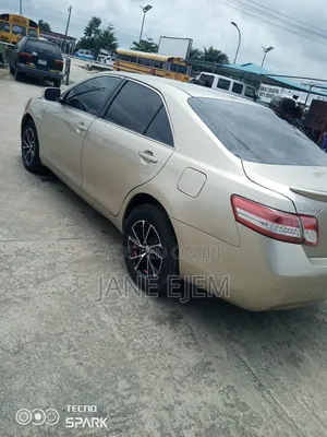 Toyota Camry 2011 Gold
