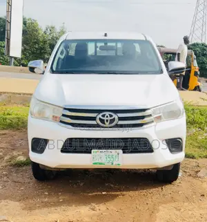 Toyota Hilux 2017 White