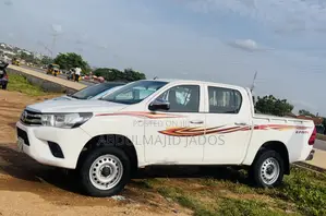 Toyota Hilux 2017 White