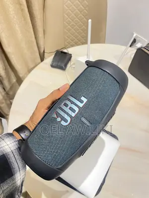 JBL Charge 5