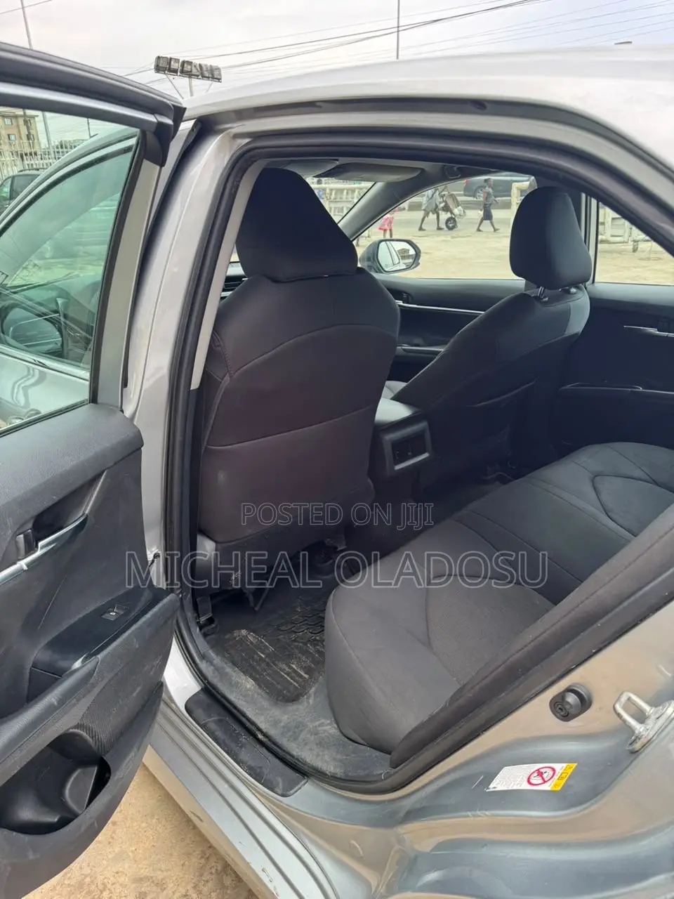 Toyota Camry LE (2.5L 4cyl 8A) 2019 Silver