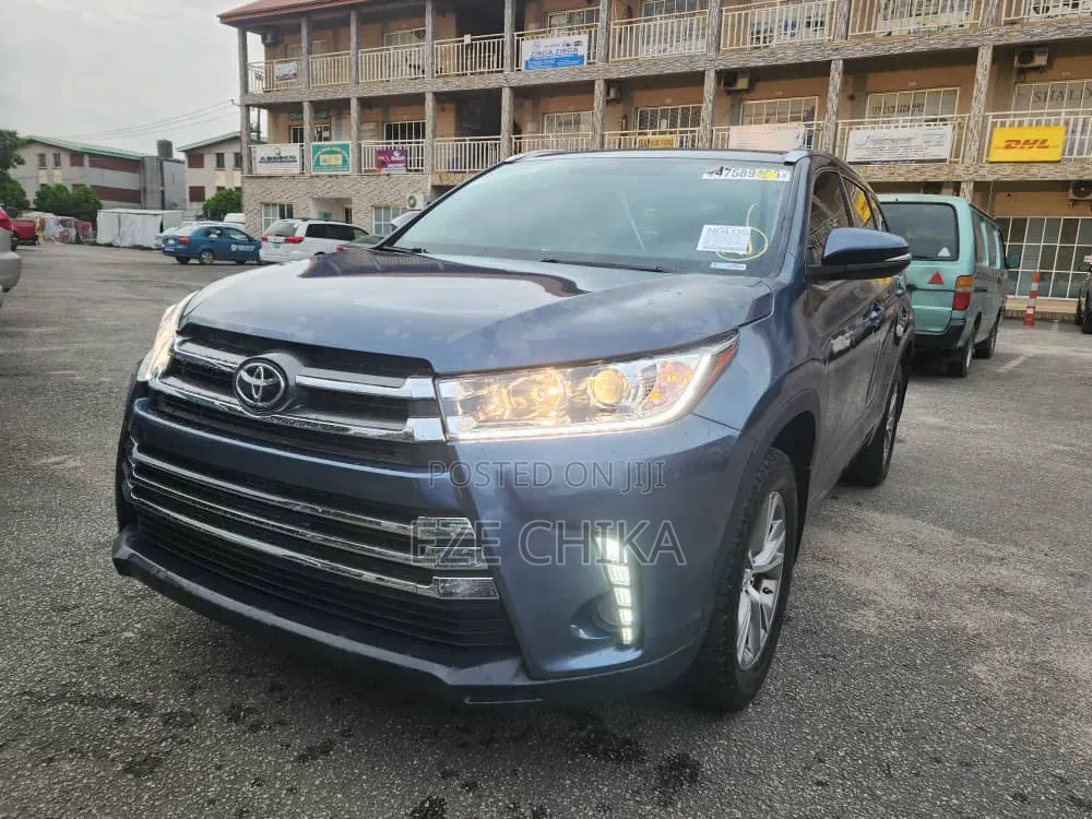 Hyundai Avante 2019 Blue