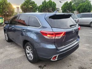 Hyundai Avante 2019 Blue