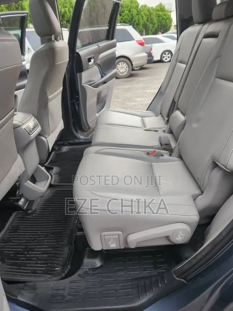Hyundai Avante 2019 Blue