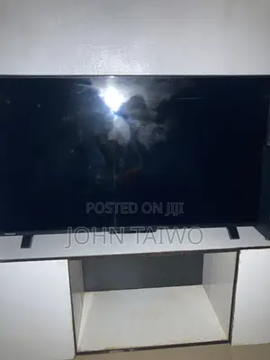 40” Smart TV